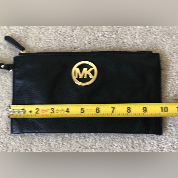 Michael Kors Fulton Clutch/Wristlet - Black with gold accents - Picture 5 of 12